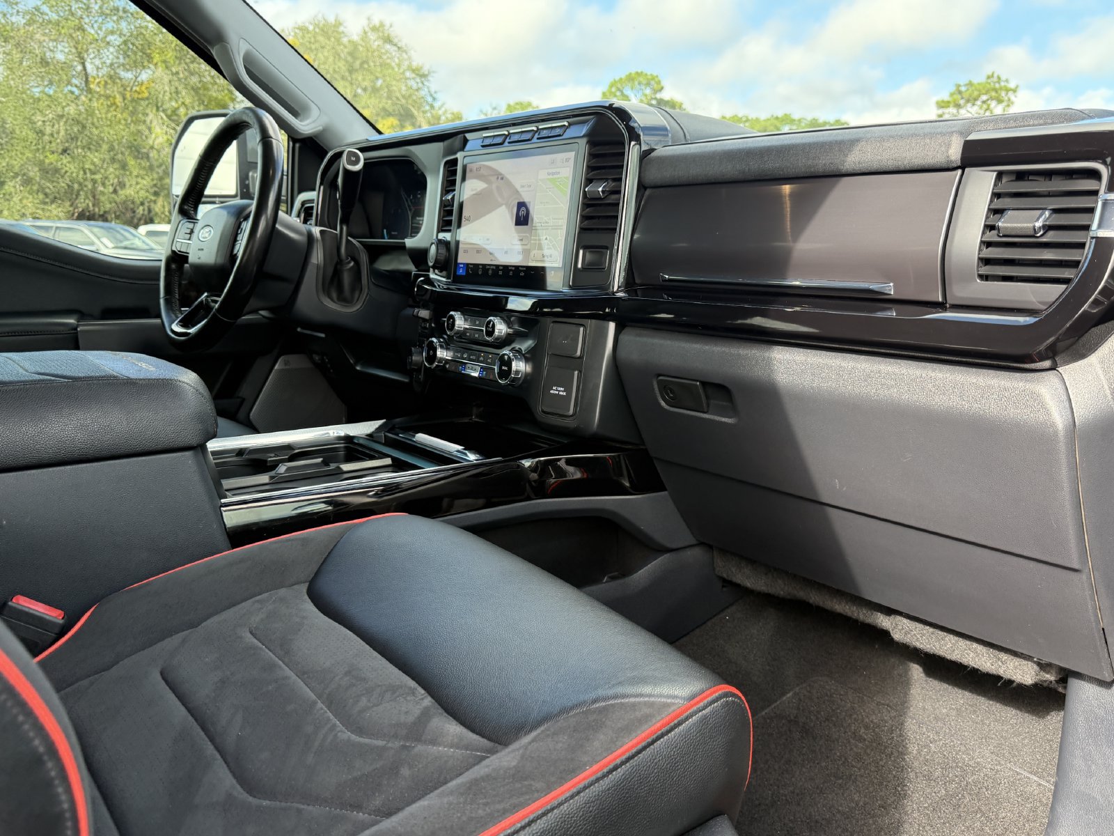 Used 2023 Ford F250 Lariat w/ Lariat Ultimate Package AWD/4WD image 18