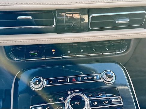 Used 2023 Lincoln Nautilus AWD image 14