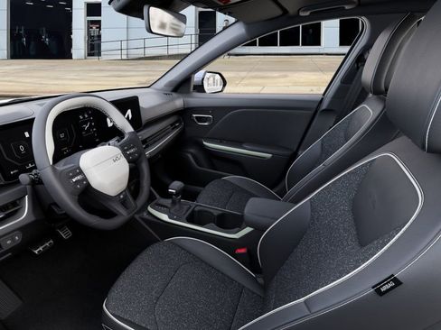 New 2025 Kia K4 GT-Line w/ GT-Line Sunroof Package image 17