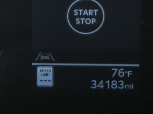Used 2025 Kia Carnival FWD image 16