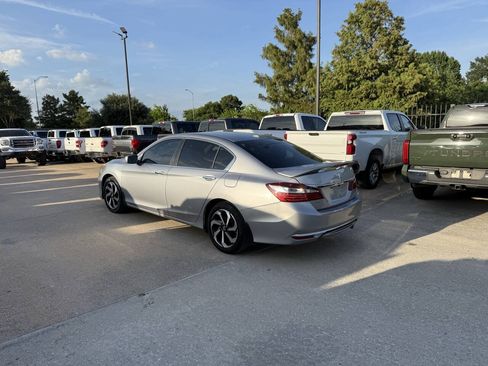 Used 2016 Honda Accord EX image 4