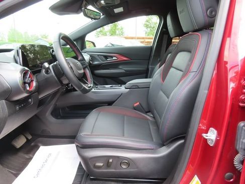 Used 2025 Chevrolet Equinox EV RS w/ Convenience Package II AWD/4WD image 11