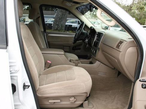 Used 2004 Ford Explorer Sport XLT image 7
