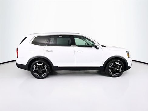 Used 2025 Kia Telluride S image 8