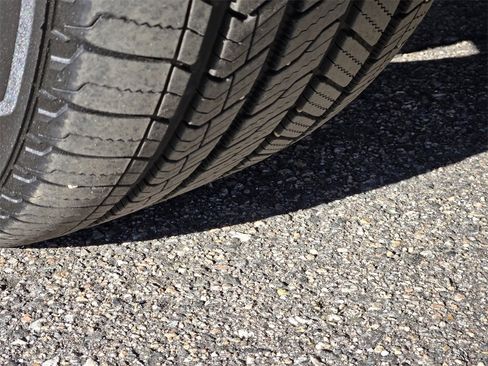 Used 2022 BMW X5 xDrive45e w/ M Sport Package image 11