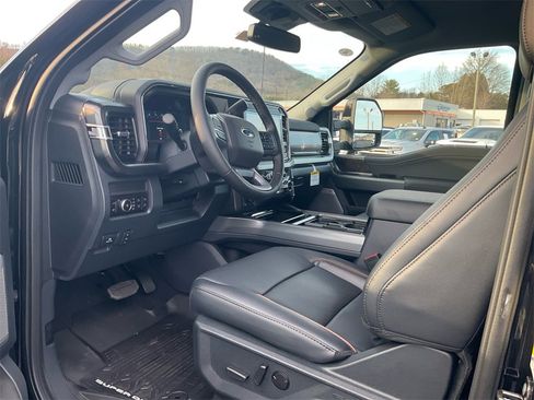 New 2026 Ford F250 Lariat w/ Black Appearance Package image 15