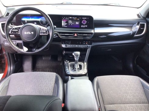 Used 2024 Kia Seltos S AWD/4WD image 16