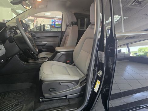 Used 2022 Chevrolet Colorado W/T w/ WT Convenience Package RWD image 9