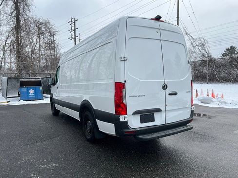 Used 2022 Mercedes-Benz Sprinter 2500 image 4