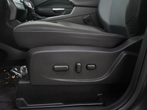 Used 2018 Ford Escape SE image 22