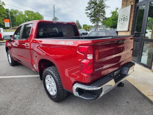 Used 2021 Chevrolet Silverado 1500 LT AWD/4WD image 3