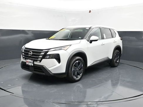 Used 2024 Nissan Rogue SV FWD image 4