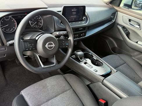 Used 2023 Nissan Rogue SV FWD image 11