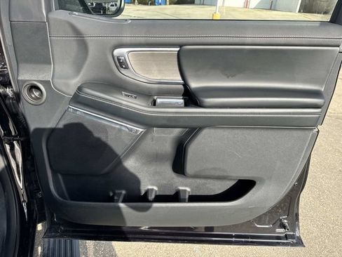 Used 2025 Ford Expedition Max Platinum AWD/4WD image 17