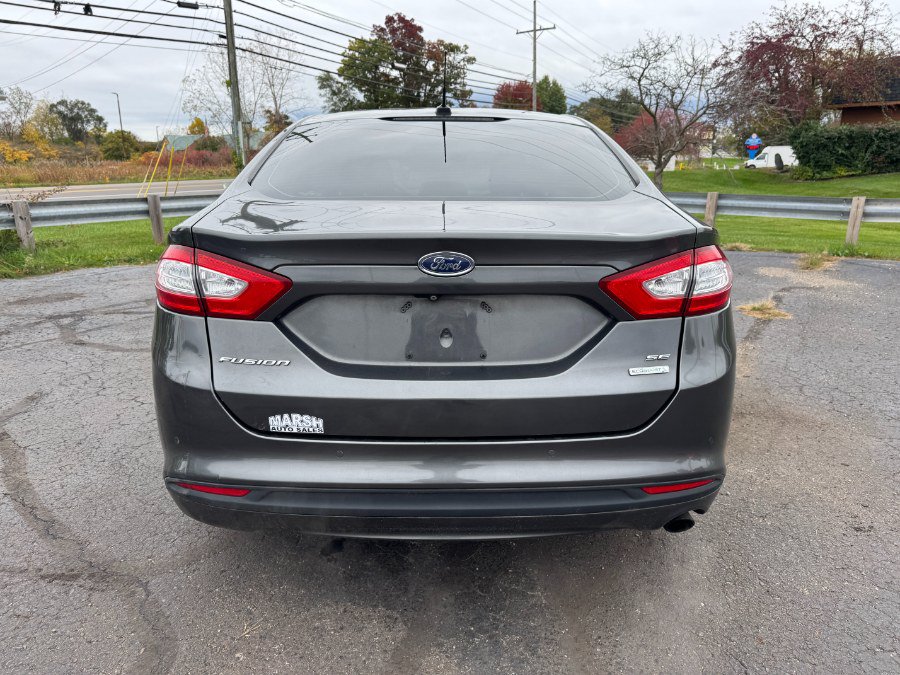 Used 2015 Ford Fusion SE w/ Equipment Group 202A FWD image 4