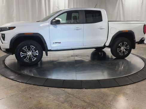 Used 2023 GMC Canyon AT4 image 5