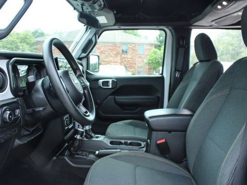 Used 2024 Jeep Wrangler Sport AWD/4WD image 11