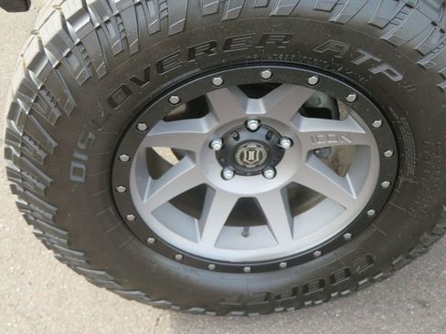 Used 2015 Jeep Wrangler Unlimited Sport image 14