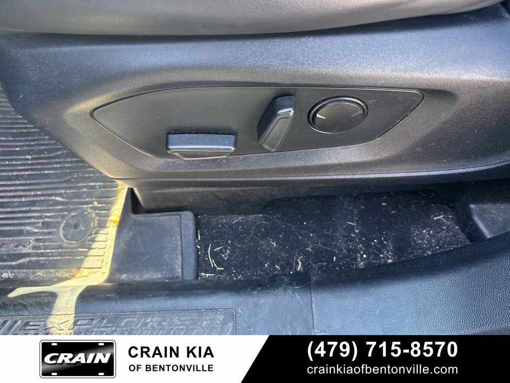 Used 2022 Ford Explorer XLT w/ Equipment Group 202A AWD/4WD image 9