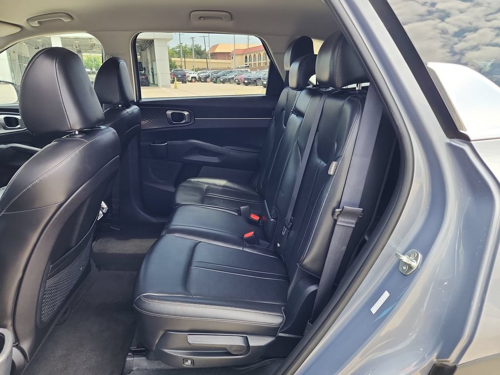 Used 2024 Kia Sorento S FWD image 22