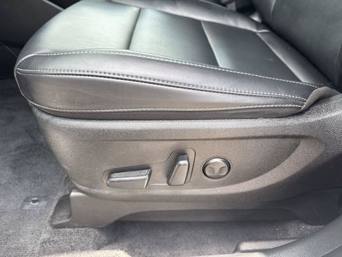 Used 2025 Kia Telluride S FWD image 10