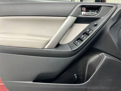 Used 2014 Subaru Forester 2.5i Limited image 21