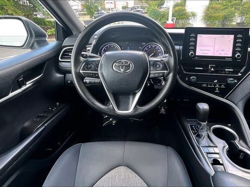 Used 2022 Toyota Camry LE AWD/4WD image 5