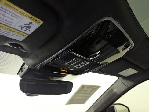 Used 2020 Land Rover Range Rover Velar R-Dynamic S image 16