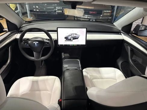 Used 2023 Tesla Model Y Long Range AWD/4WD image 13