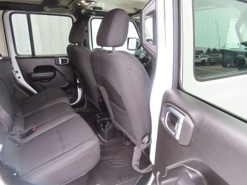 Used 2022 Jeep Gladiator Sport AWD/4WD image 28
