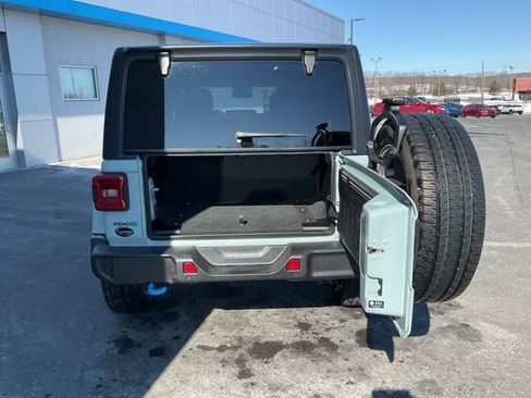 Used 2024 Jeep Wrangler Unlimited w/ Convenience Group image 17