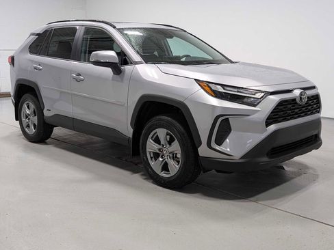 Used 2025 Toyota RAV4 XLE image 6