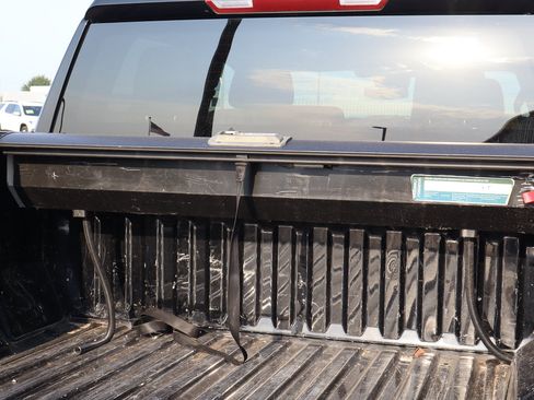 Used 2024 Chevrolet Silverado 1500 LT AWD/4WD image 9