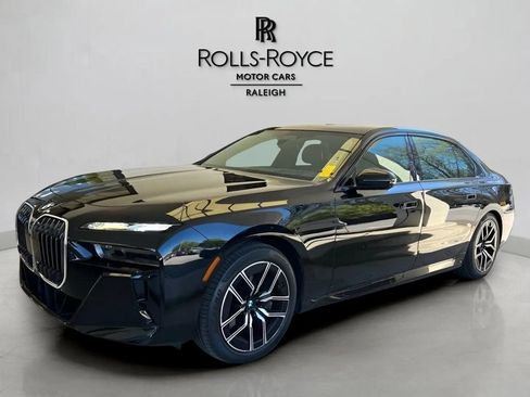 Used 2023 BMW 760i xDrive AWD/4WD image 1