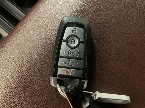 Used 2022 Ford F150 Lariat AWD/4WD image 27