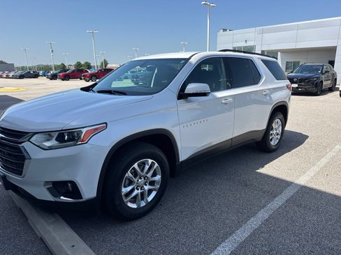 Used 2020 Chevrolet Traverse LT FWD image 1