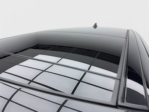 Used 2019 Land Rover Range Rover image 12