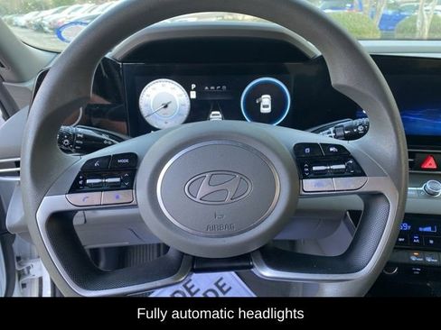 Used 2024 Hyundai Elantra SEL image 9