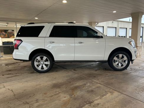 Used 2021 Ford Expedition Limited RWD image 4