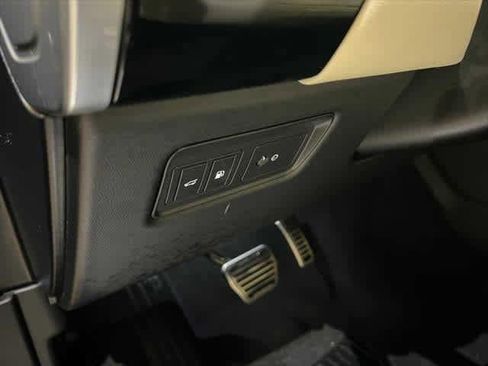 Used 2021 Land Rover Range Rover Sport HSE image 16