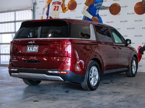 Used 2024 Kia Carnival LX image 24