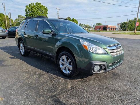 Used 2013 Subaru Outback 2.5i Premium w/ All-Weather Pkg AWD/4WD image 4