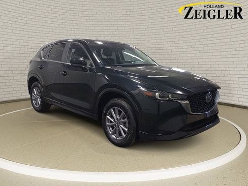 Used 2025 MAZDA CX-5 AWD 2.5 S w/ Preferred Package image 3