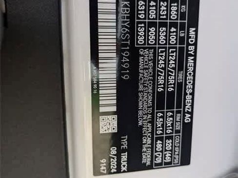 Used 2025 Mercedes-Benz Sprinter 2500 image 25