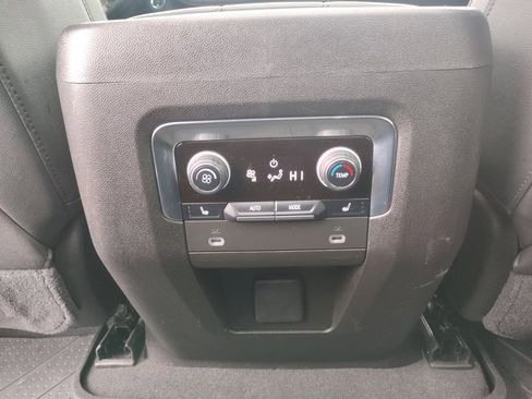 Used 2021 Chevrolet Suburban High Country image 13