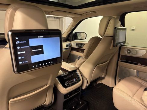 Certified 2020 Lincoln Navigator L Reserve w/ Luxury Package AWD/4WD image 34