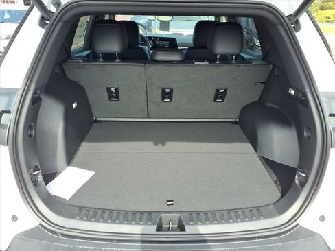 New 2026 Chevrolet Equinox LT w/ Convenience Package II image 8