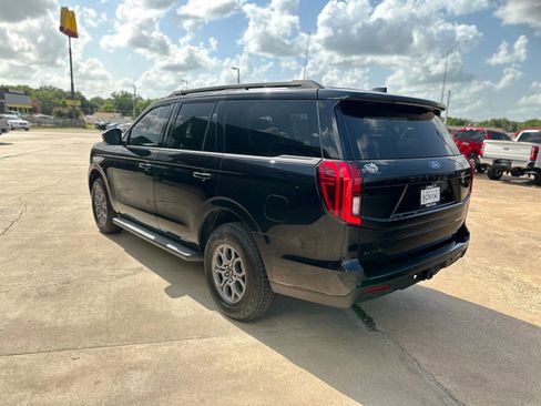 New 2025 Ford Expedition Active image 18