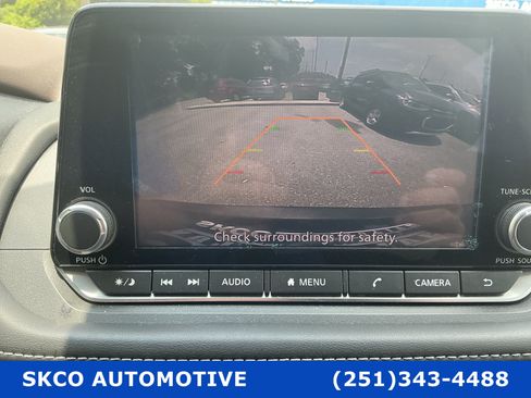 Used 2021 Nissan Rogue S FWD image 17