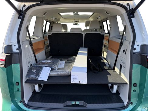 New 2025 Volkswagen ID. Buzz 1st Edition image 17